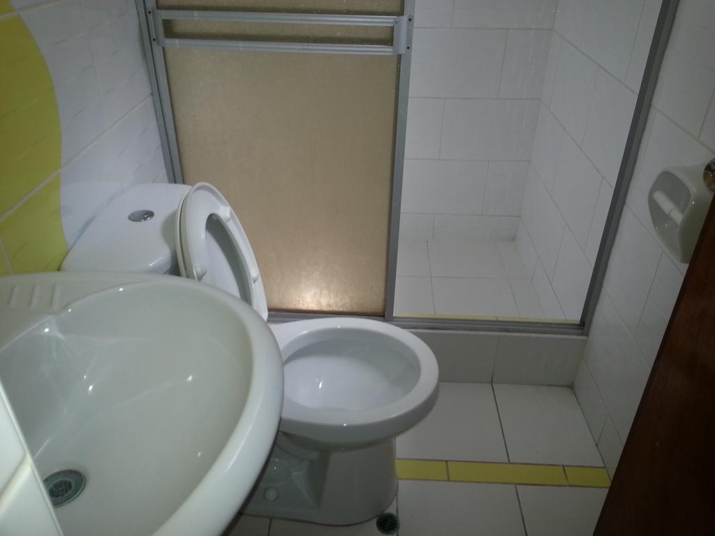 Hostal Puerto Ingles Ilo Bagian luar foto